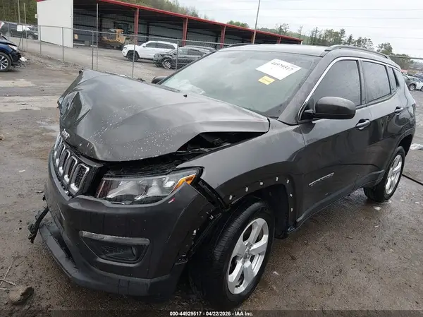 3C4NJDBB3KT678692 2019 JEEP COMPASS - Image 2