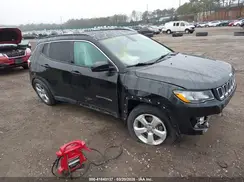 3C4NJDBB3KT689174 2019 JEEP COMPASS