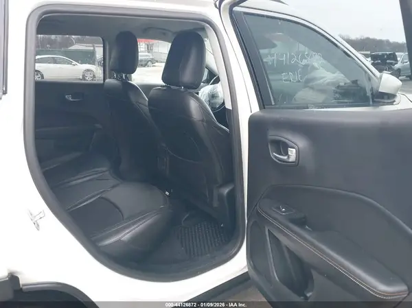 3C4NJDBB3KT689451 2019 JEEP COMPASS - Image 8