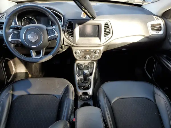 3C4NJDBB3KT696268 2019 JEEP COMPASS - Image 8