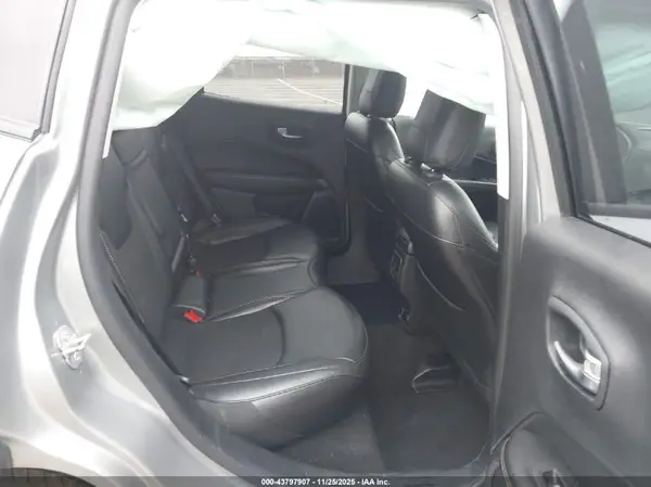 3C4NJDBB3KT723470 2019 JEEP COMPASS - Image 8