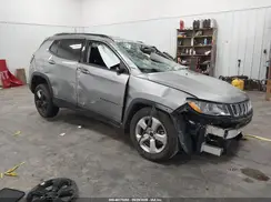 3C4NJDBB3KT761183 2019 JEEP COMPASS