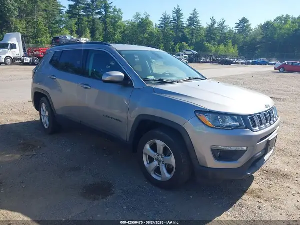 3C4NJDBB3KT767582 2019 JEEP COMPASS - Image 1