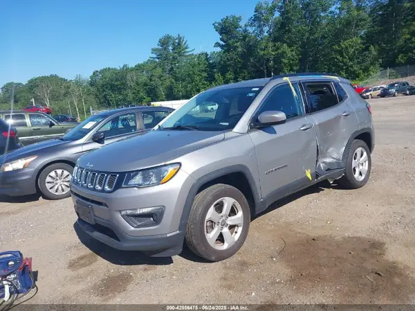 3C4NJDBB3KT767582 2019 JEEP COMPASS - Image 2