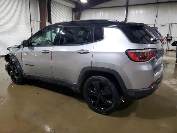 3C4NJDBB3KT768053 2019 JEEP COMPASS - Image 2