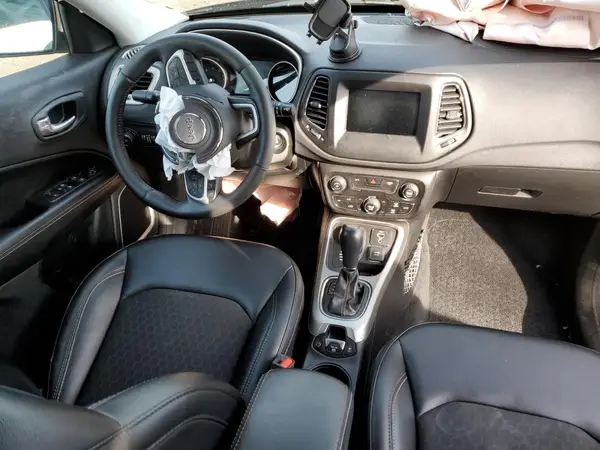 3C4NJDBB3KT786729 2019 JEEP COMPASS - Image 8