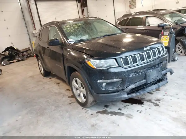 3C4NJDBB3KT807823 2019 JEEP COMPASS - Image 1