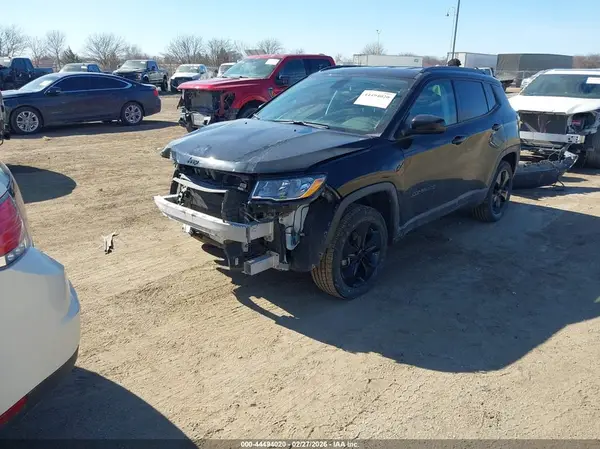 3C4NJDBB3KT812374 2019 JEEP COMPASS - Image 2