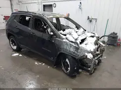 3C4NJDBB3KT836030 2019 JEEP COMPASS