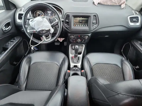 3C4NJDBB3KT837291 2019 JEEP COMPASS - Image 8