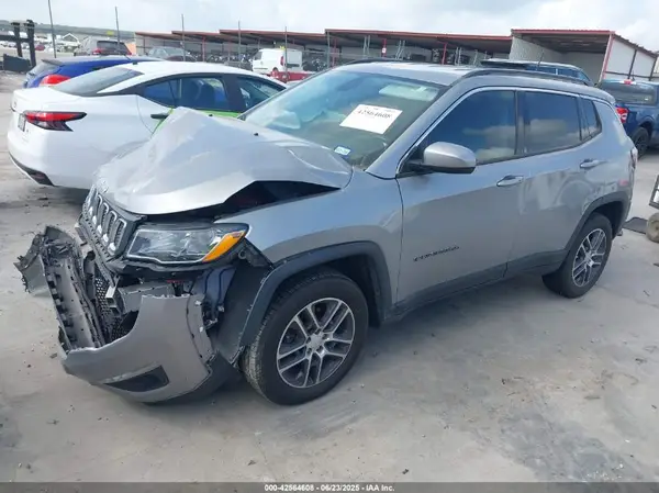3C4NJDBB3LT139345 2020 JEEP COMPASS - Image 2