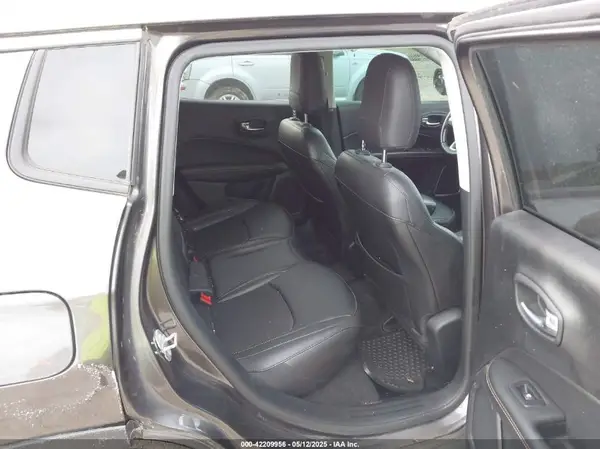 3C4NJDBB3LT156694 2020 JEEP COMPASS - Image 8