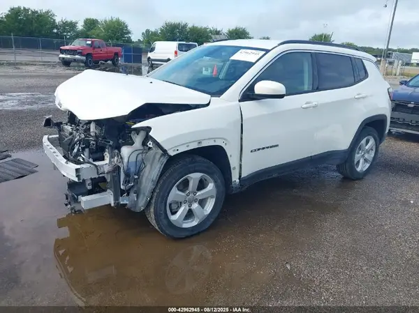 3C4NJDBB3LT205134 2020 JEEP COMPASS - Image 2