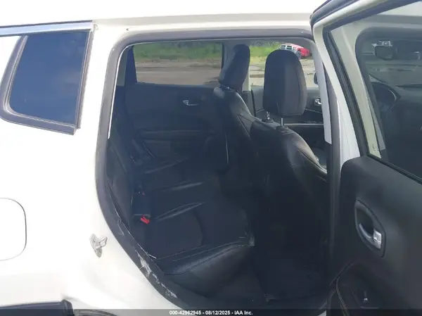 3C4NJDBB3LT205134 2020 JEEP COMPASS - Image 8