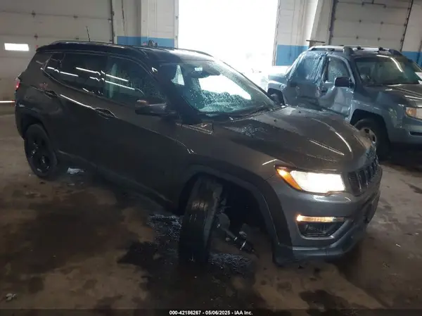 3C4NJDBB3MT526057 2021 JEEP COMPASS - Image 1