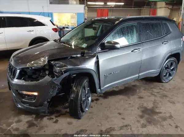 3C4NJDBB3MT526057 2021 JEEP COMPASS - Image 2