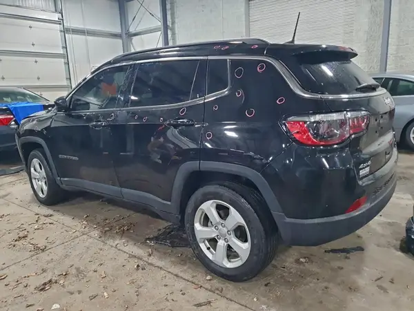 3C4NJDBB3MT552318 2021 JEEP COMPASS - Image 2