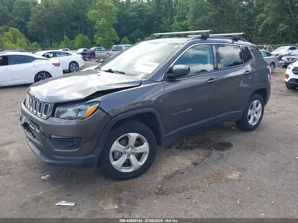 3C4NJDBB3MT572102 2021 JEEP COMPASS - Image 2