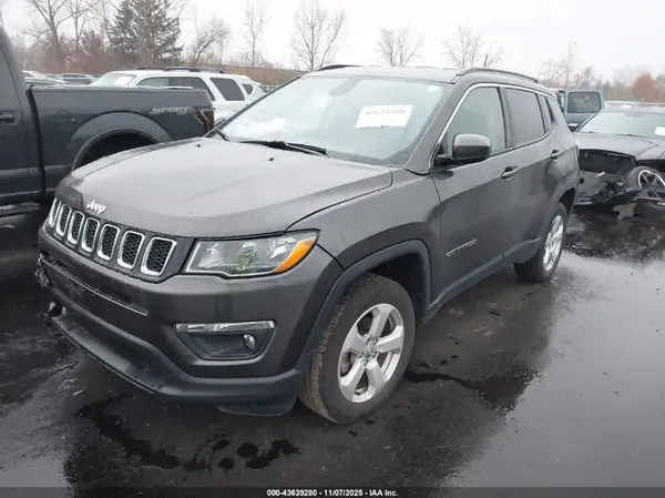 3C4NJDBB3MT573945 2021 JEEP COMPASS - Image 2