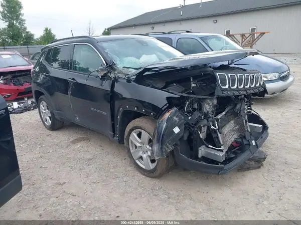 3C4NJDBB3NT113332 2022 JEEP COMPASS - Image 1