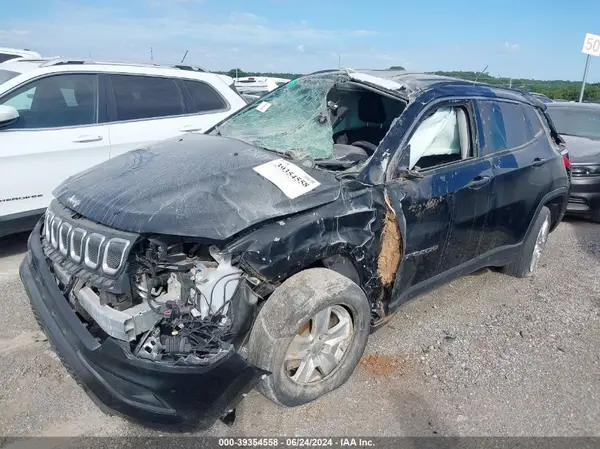 3C4NJDBB3NT125447 2022 JEEP COMPASS - Image 2