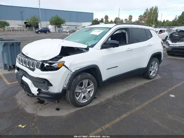 3C4NJDBB3NT130597 2022 JEEP COMPASS - Image 2