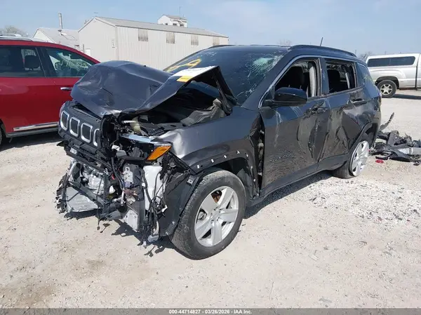 3C4NJDBB3NT135685 2022 JEEP COMPASS - Image 2