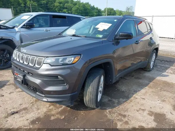 3C4NJDBB3NT141583 2022 JEEP COMPASS - Image 2