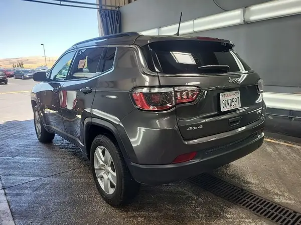 3C4NJDBB3NT164524 2022 JEEP COMPASS - Image 2
