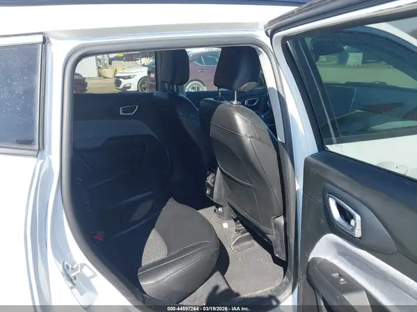 3C4NJDBB3NT215987 2022 JEEP COMPASS - Image 8