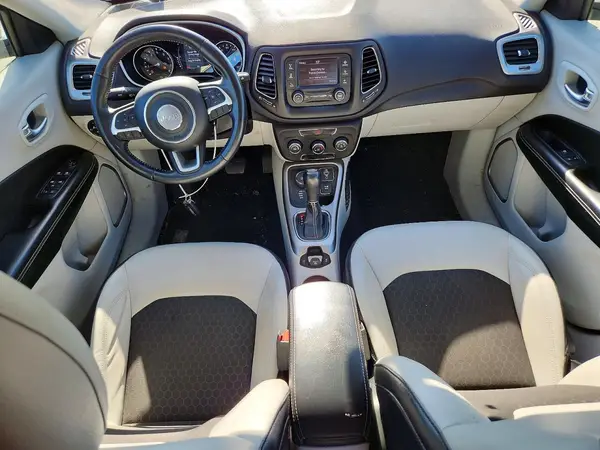3C4NJDBB4HT679777 2017 JEEP COMPASS - Image 8