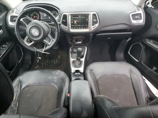 3C4NJDBB4HT688530 2017 JEEP COMPASS - Image 8
