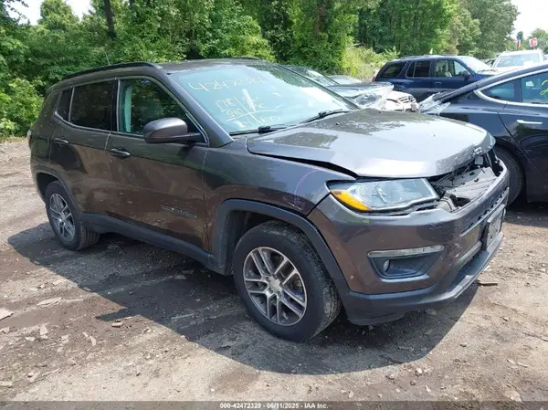 3C4NJDBB4JT100129 2018 JEEP COMPASS - Image 1