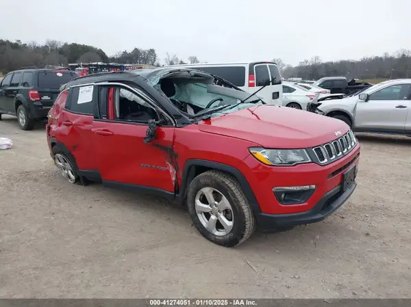 3C4NJDBB4JT103533 2018 JEEP COMPASS - Image 1