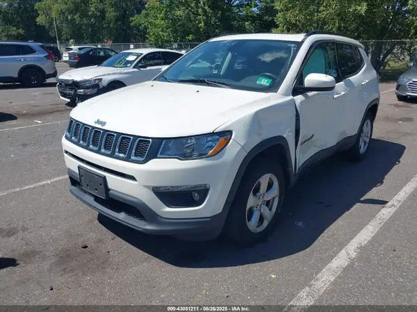 3C4NJDBB4JT103791 2018 JEEP COMPASS - Image 2