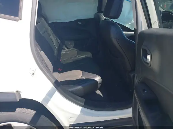 3C4NJDBB4JT103791 2018 JEEP COMPASS - Image 8
