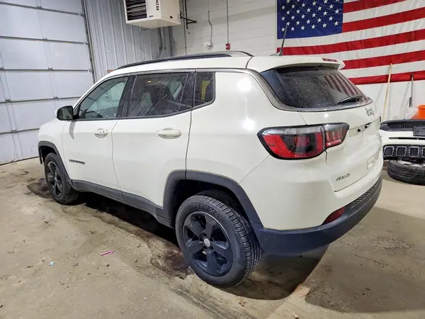 3C4NJDBB4JT112796 2018 JEEP COMPASS - Image 2