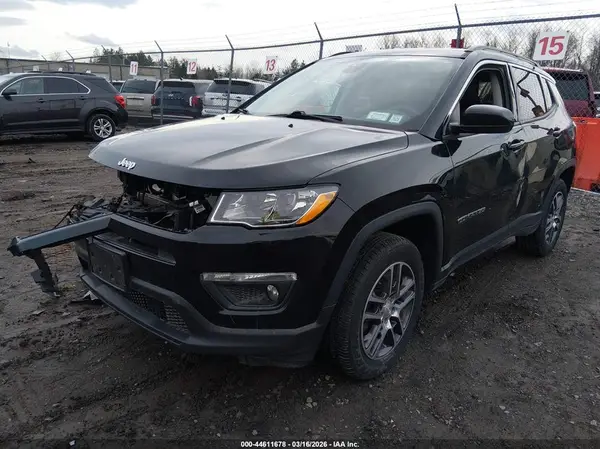 3C4NJDBB4JT113320 2018 JEEP COMPASS - Image 2