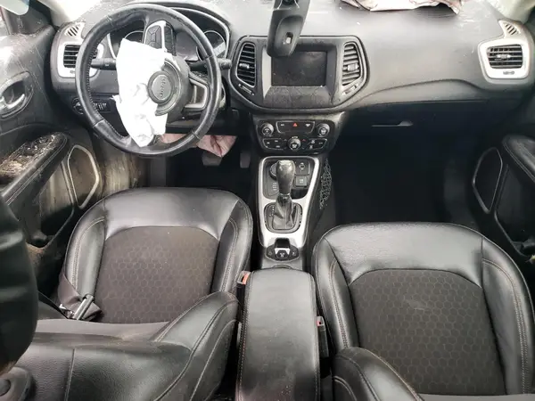 3C4NJDBB4JT115617 2018 JEEP COMPASS - Image 8