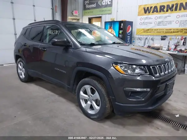 3C4NJDBB4JT115987 2018 JEEP COMPASS - Image 1