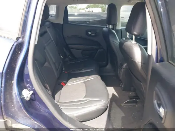 3C4NJDBB4JT116122 2018 JEEP COMPASS - Image 8