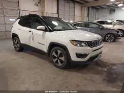 3C4NJDBB4JT117710 2018 JEEP COMPASS