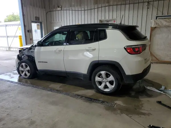 3C4NJDBB4JT117738 2018 JEEP COMPASS - Image 2