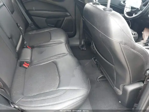 3C4NJDBB4JT117805 2018 JEEP COMPASS - Image 8