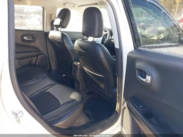 3C4NJDBB4JT142378 2018 JEEP COMPASS - Image 8