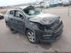 3C4NJDBB4JT142672 2018 JEEP COMPASS