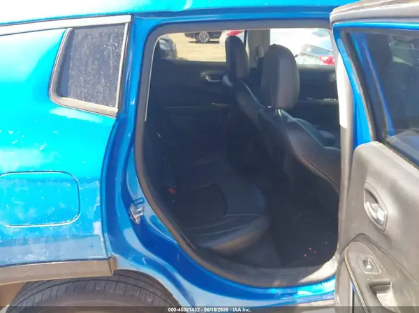 3C4NJDBB4JT144275 2018 JEEP COMPASS - Image 8