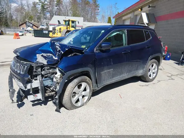 3C4NJDBB4JT144776 2018 JEEP COMPASS - Image 2