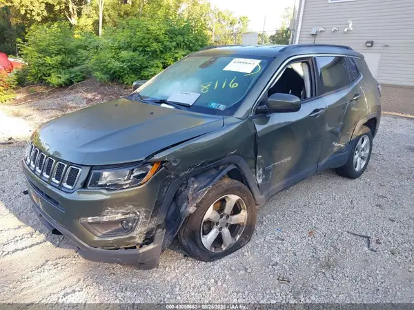 3C4NJDBB4JT148116 2018 JEEP COMPASS - Image 2