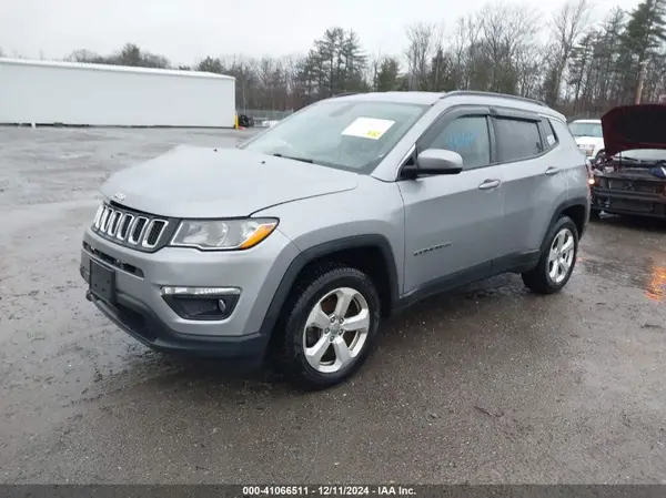 3C4NJDBB4JT150139 2018 JEEP COMPASS - Image 2